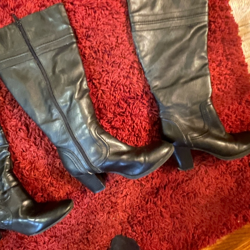 Black boots